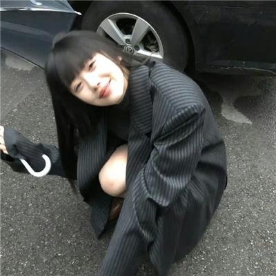 随盲柳入眠的女人海报